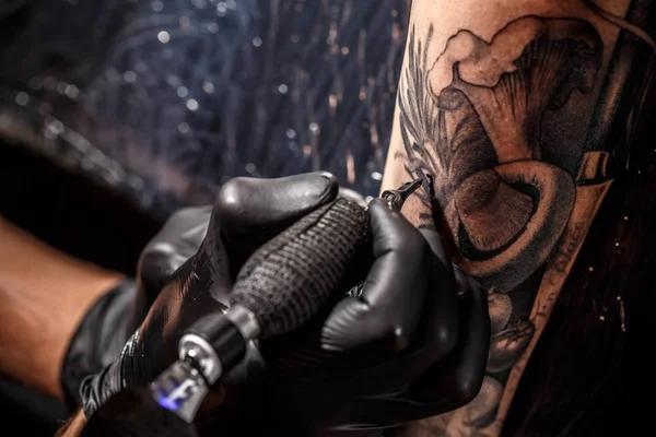 The Art of Ink: Discovering the Best Tattoo Artists Around