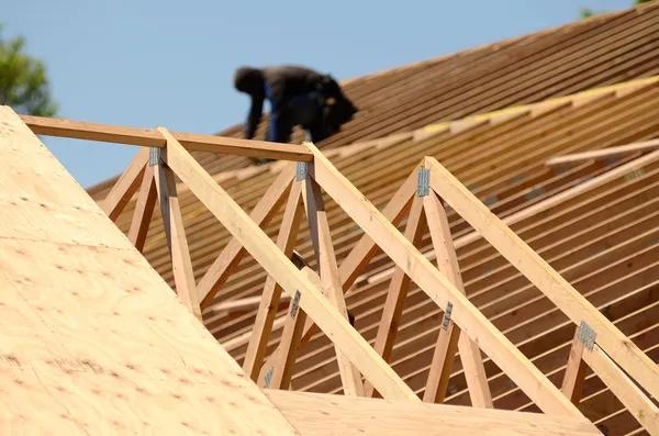 Finding the Right Roofing Contractor in Rochester for Your Home